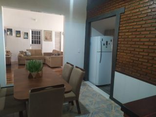 VENDO UMA CASA COM 3/4 NA COROA DO MEIO TODA REFORMADA
