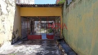 CASA NA COROA DO MEIO EM BOA LOCALIZAÇÃO COM 4/4,SENDO 2 SUÍTES