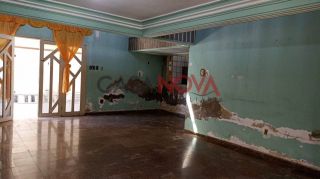 CASA NA COROA DO MEIO EM BOA LOCALIZAÇÃO COM 4/4,SENDO 2 SUÍTES