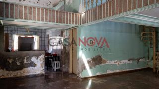 CASA NA COROA DO MEIO EM BOA LOCALIZAÇÃO COM 4/4,SENDO 2 SUÍTES