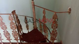 CASA NA COROA DO MEIO EM BOA LOCALIZAÇÃO COM 4/4,SENDO 2 SUÍTES