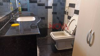 CASA NA COROA DO MEIO EM BOA LOCALIZAÇÃO COM 4/4,SENDO 2 SUÍTES