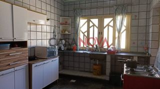 CASA NA COROA DO MEIO EM BOA LOCALIZAÇÃO COM 4/4,SENDO 2 SUÍTES