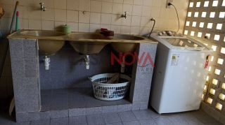 CASA NA COROA DO MEIO EM BOA LOCALIZAÇÃO COM 4/4,SENDO 2 SUÍTES