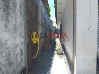 CASA EM ÓTIMA LOCALIZAÇÃO NO BAIRRO SUÍSSA