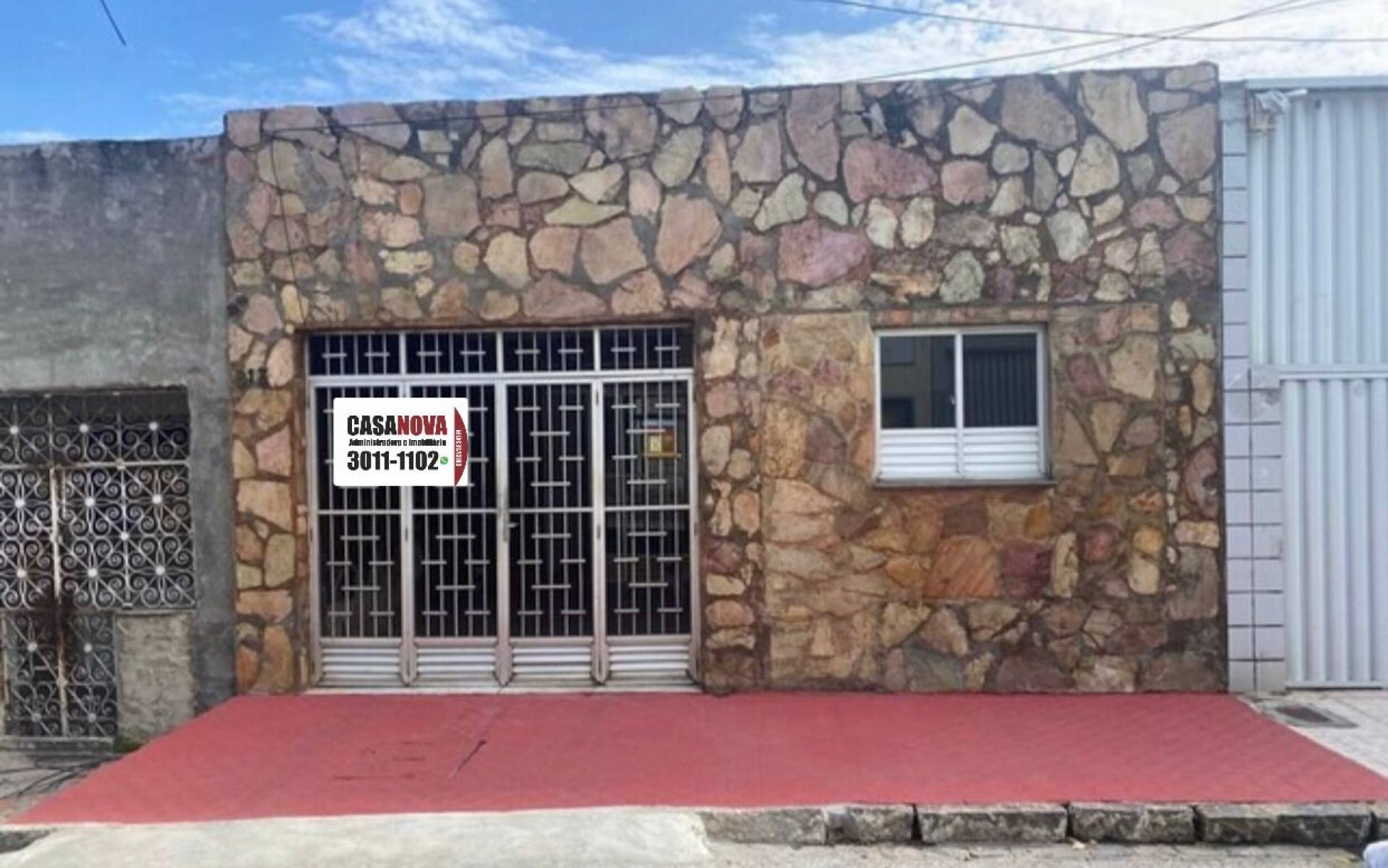 Casa em boa localização no centro