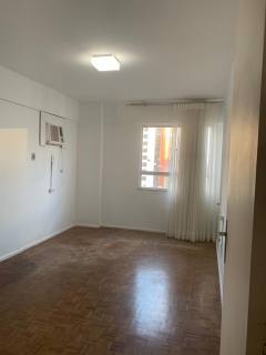 Apartamento na 13 de Julho com 4/4, sendo 1 suíte