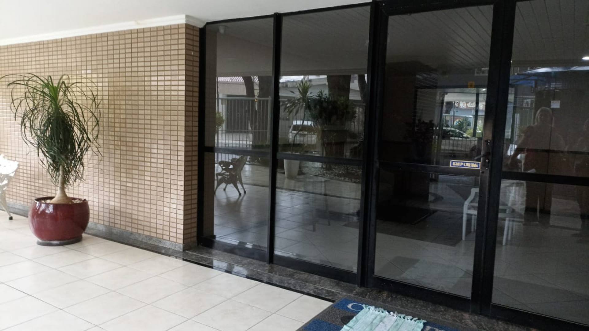 APARTAMENTO EM ÓTIMA LOCALIZAÇÃO NO GRAGERU