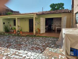 Vendo ou Troca-Casa em boa localização na Atalaia para Comércio ou Residência