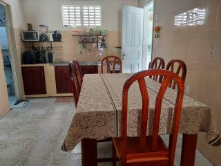 Vendo ou Troca-Casa em boa localização na Atalaia para Comércio ou Residência