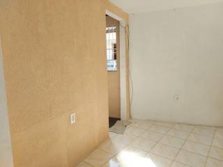 Vendo ou Troca-Casa em boa localização na Atalaia para Comércio ou Residência