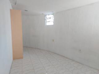 Vendo ou Troca-Casa em boa localização na Atalaia para Comércio ou Residência