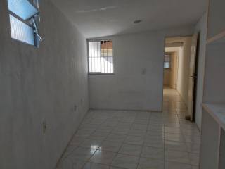 Vendo ou Troca-Casa em boa localização na Atalaia para Comércio ou Residência