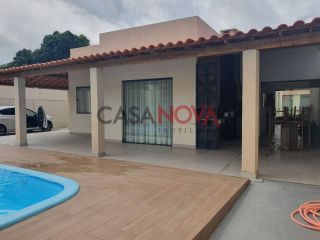 Casa com piscina em boa localização na Coroa do Meio