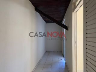 Casa de esquina para comércio em boa localização na Coroa do Meio