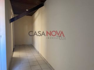 Casa de esquina para comércio em boa localização na Coroa do Meio