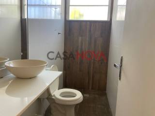 CASA DE ESQUINA EM BOA LOCALIZAÇÃO NA COROA DO MEIO