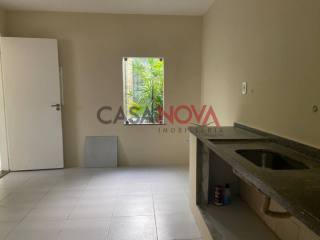 CASA DE ESQUINA EM BOA LOCALIZAÇÃO NA COROA DO MEIO