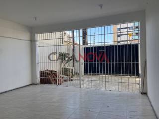 CASA DE ESQUINA EM BOA LOCALIZAÇÃO NA COROA DO MEIO