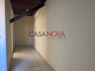 CASA DE ESQUINA EM BOA LOCALIZAÇÃO NA COROA DO MEIO