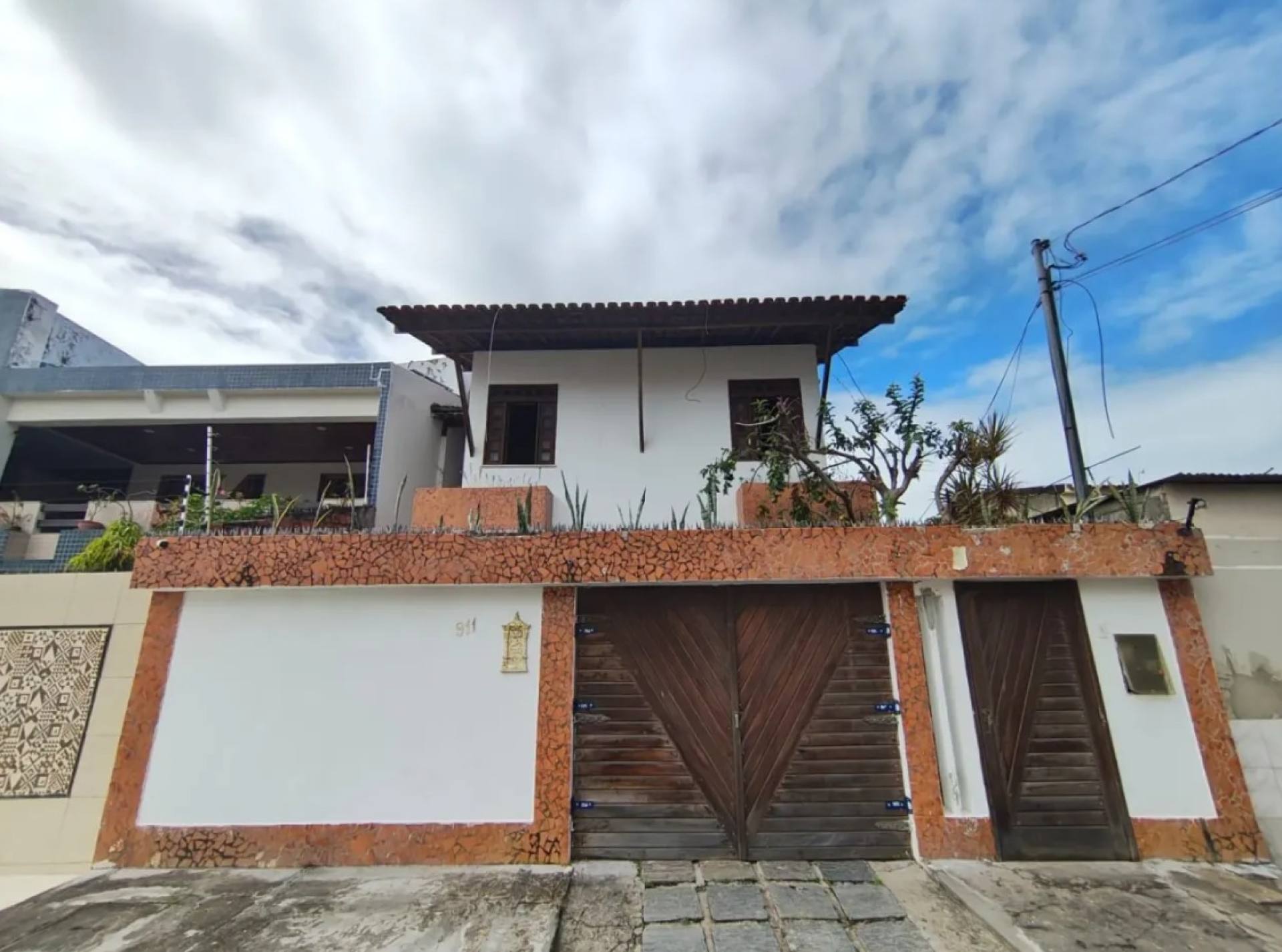 Casa 4/4 com piscina na Coroa do Meio