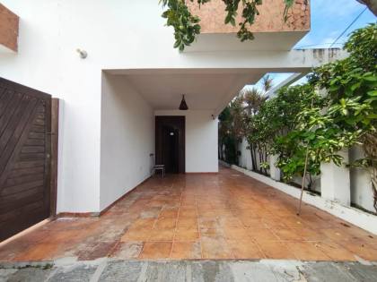 Casa 4/4 com piscina na Coroa do Meio