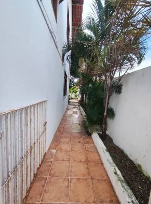 Casa 4/4 com piscina na Coroa do Meio