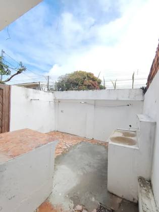 Casa 4/4 com piscina na Coroa do Meio