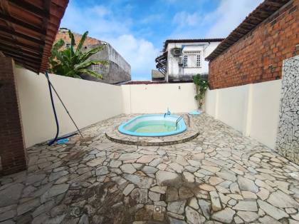 Casa 4/4 com piscina na Coroa do Meio