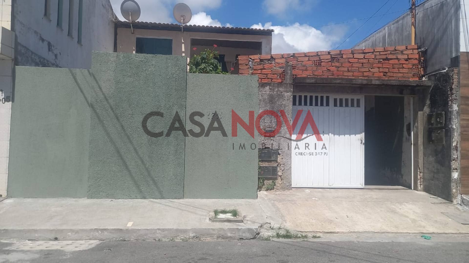 Terreno com 5 casas Para Vender na Coroa do Meio
