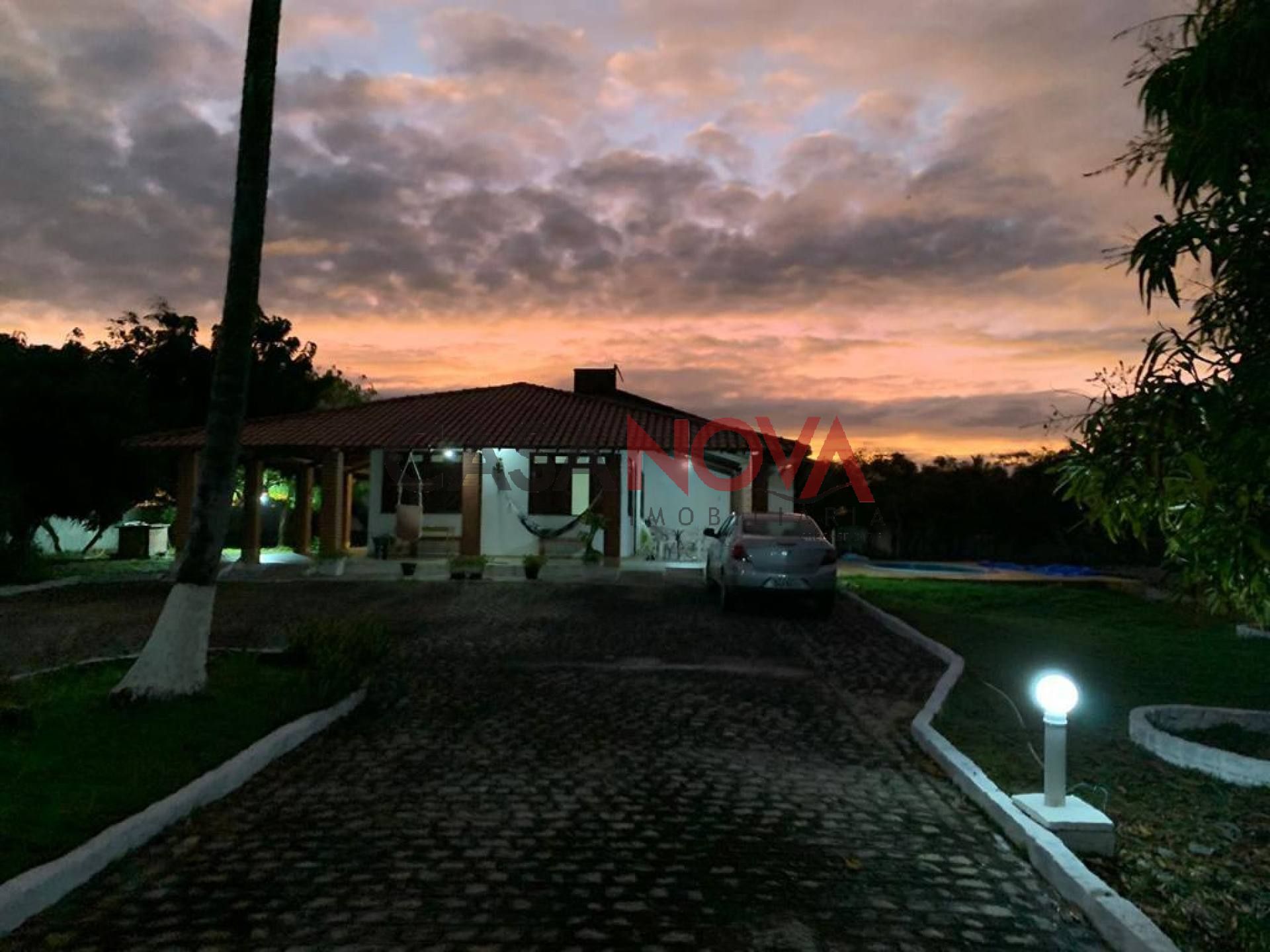 Chácara com piscina e com 4/4 suítes em Estância