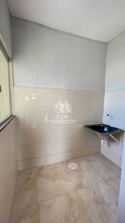 Setor 05, Perto da Upa, 2 Quartos, sala, banheiro social, cozinha, área de serviço externa e uma vaga de garagem numerada!