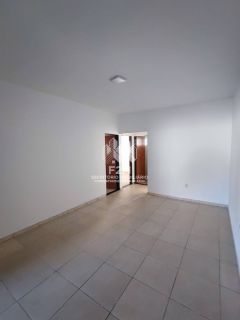 Casa em condomínio no Setor 11, 2 Quartos, sala, banheiro social, cozinha, área de serviço!