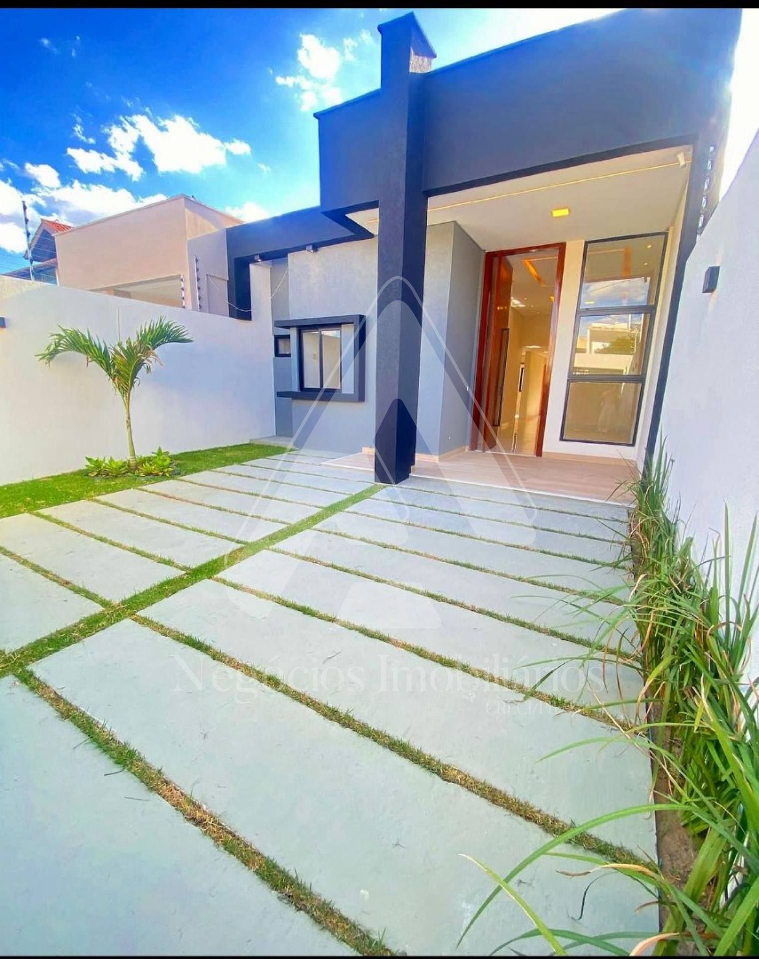 CASA NOVA ALTO PADRÃO NO CATOLÉ