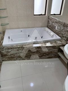 Alugo apartamento com 04 suítes no Edifício Monalisa