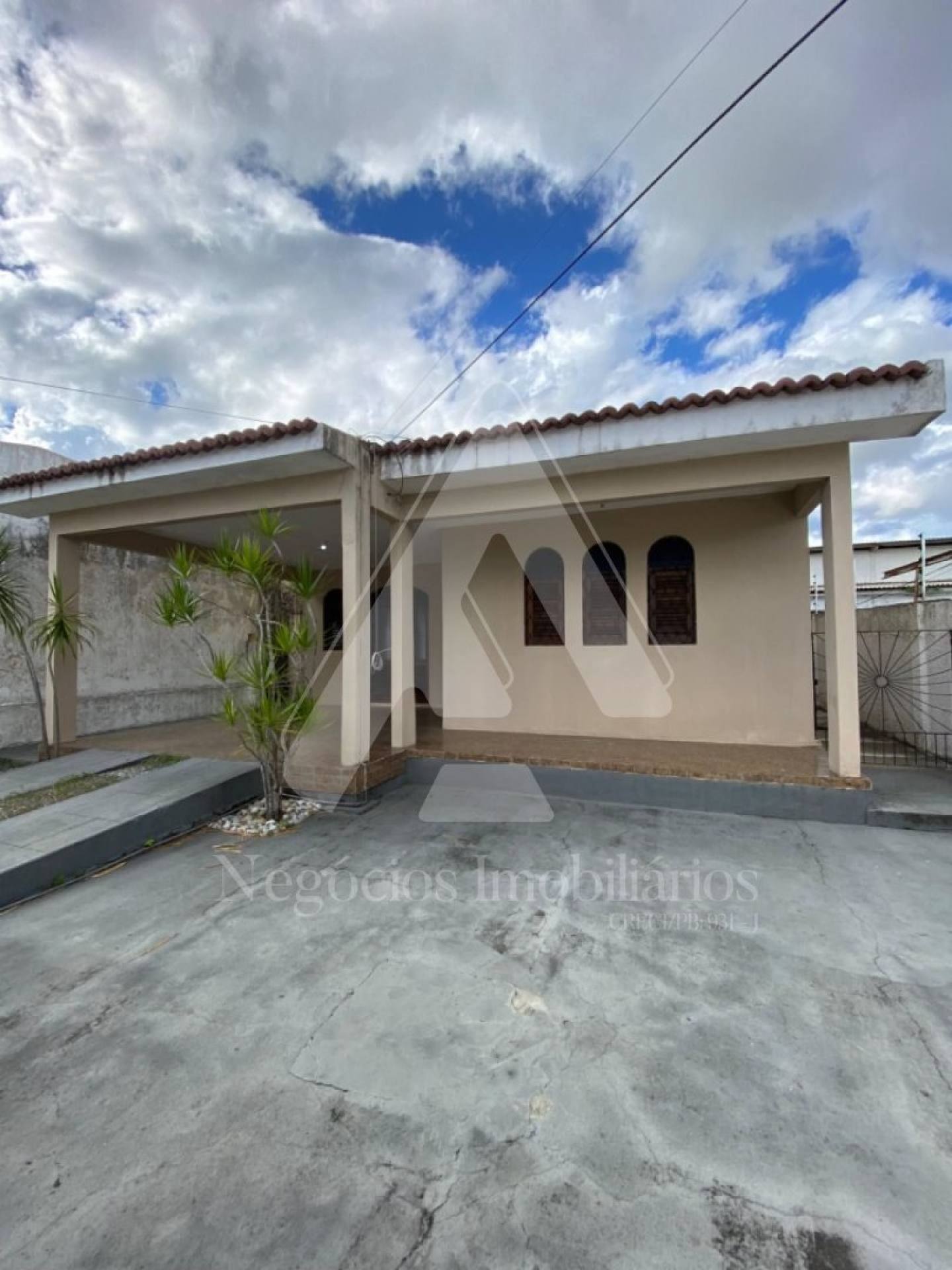 Alugo Casa com área 360m² Monte Santo/ Centro