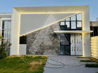 Casa em condomínio à venda