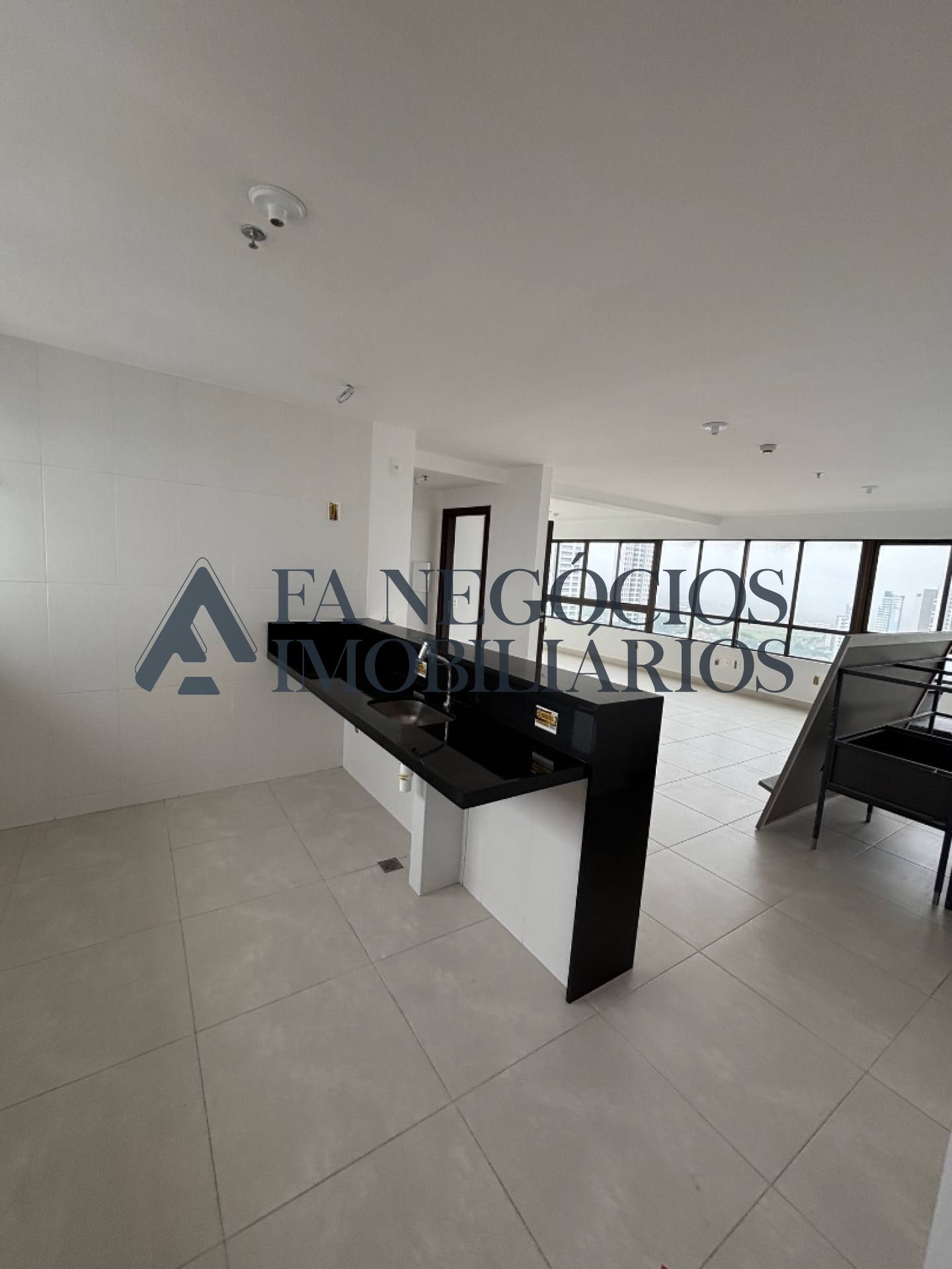 Heron Marinho Business & Living