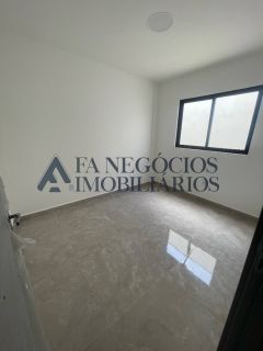 Alugo casa em condomínio