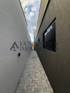 Alugo casa em condomínio fechado com 03 suítes