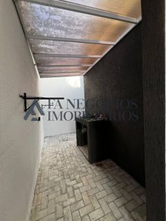 Alugo casa em condomínio fechado com 03 suítes