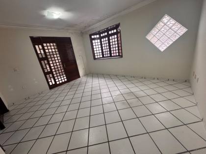 Casa à Venda no Centro de Campina Grande