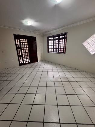 Casa à Venda no Centro de Campina Grande