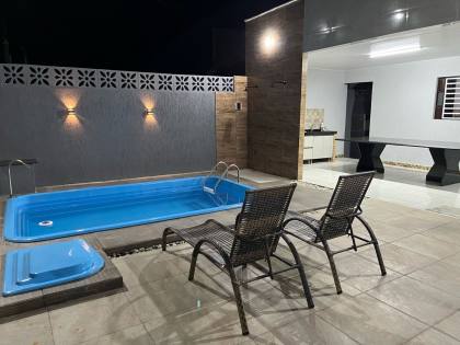 ? Casa à venda no Centro de Lucena - PB