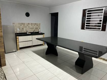 ? Casa à venda no Centro de Lucena - PB