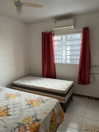 ? Casa à venda no Centro de Lucena - PB