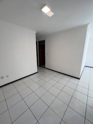 Casa pra locação no Catole com 03 dormitórios - próximo ao shopping