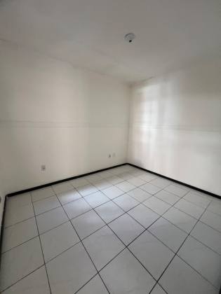 Casa pra locação no Catole com 03 dormitórios - próximo ao shopping