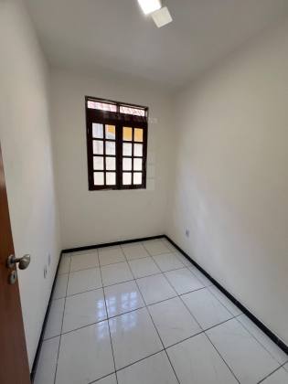 Casa pra locação no Catole com 03 dormitórios - próximo ao shopping