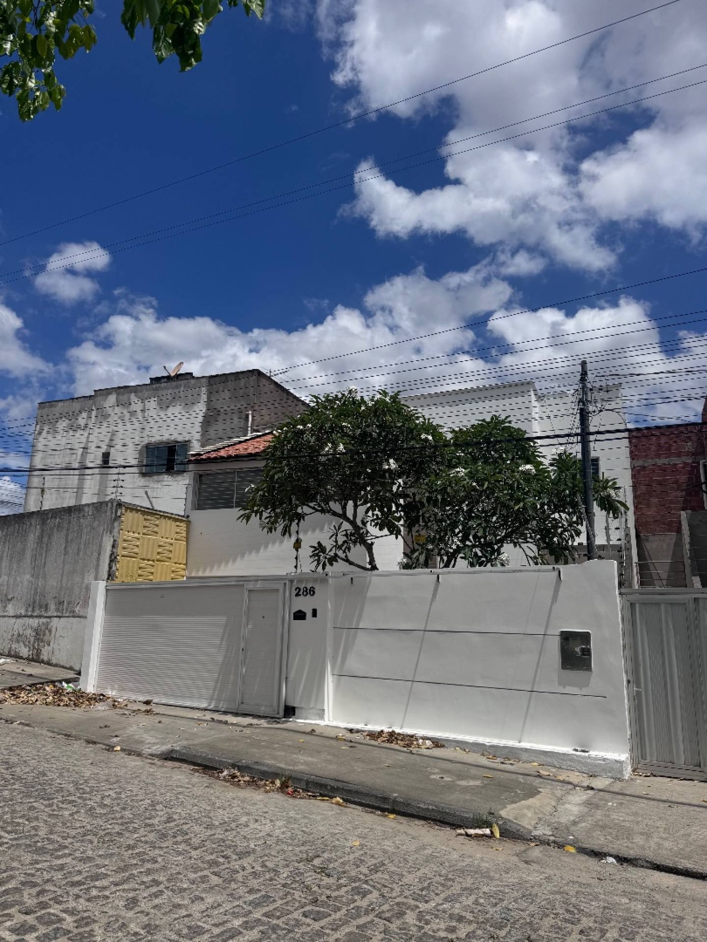 Casa a venda em região central